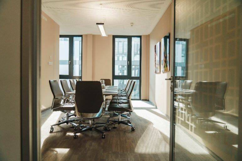 Büroräume und CoWorking Arbeitsplätze direkt am Berliner Airport - All-in-Miete