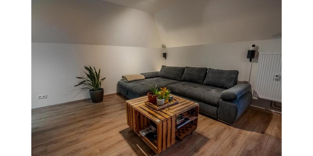 Dachgeschoßwohnung Brackenheim - 3 Zimmer, 80 m&sup2;, 320.000&euro; | Angebot:26241457