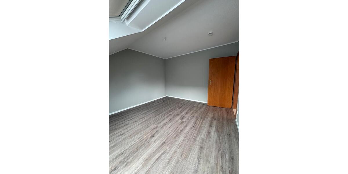 Dachgeschoßwohnung Minden Kuhlenkamp - 3 Zimmer, 88 m&sup2;, 1.301&euro; | Angebot:26339871