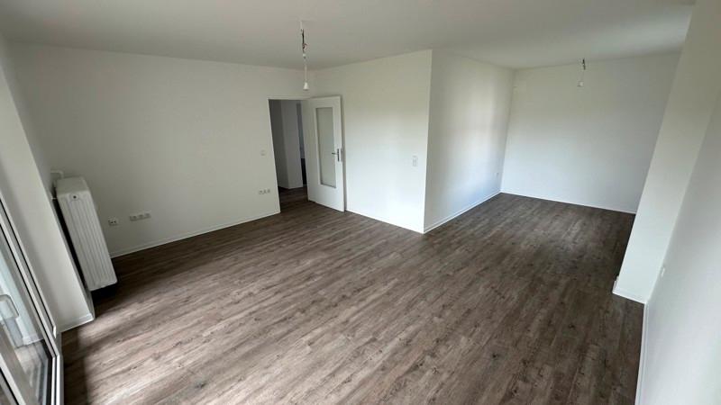 2. OG 4 Zimmer mit Balkon ab Dezember (frisch saniert) zimmer
