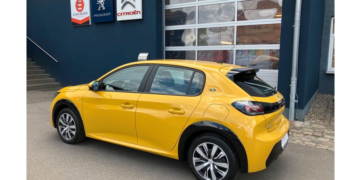 Peugeot 208 36.700 km 13.990 &euro; Röbel Müritz OT Röbel 17207