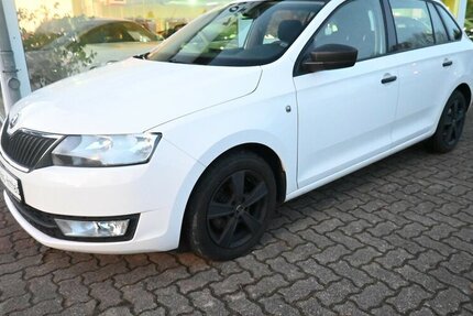Skoda Rapid Spaceback 1.2 MPI Steuerkette neu!! Navi 178.000 km 6.900 &euro; Seevetal - Hittfeld 21218