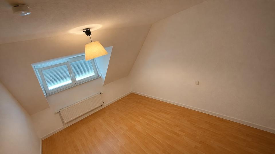 Dachgeschoßwohnung Blaustein - 3.5 Zimmer, 64 m&sup2;, 319.000&euro; | Angebot:27245494