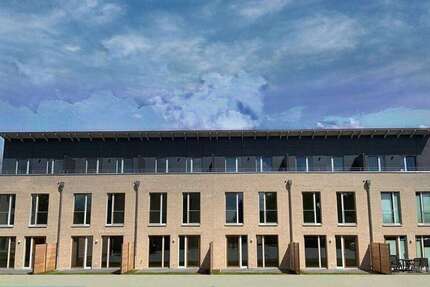 Haus zum Mieten in Jübek 1.400 € 145.68 m²