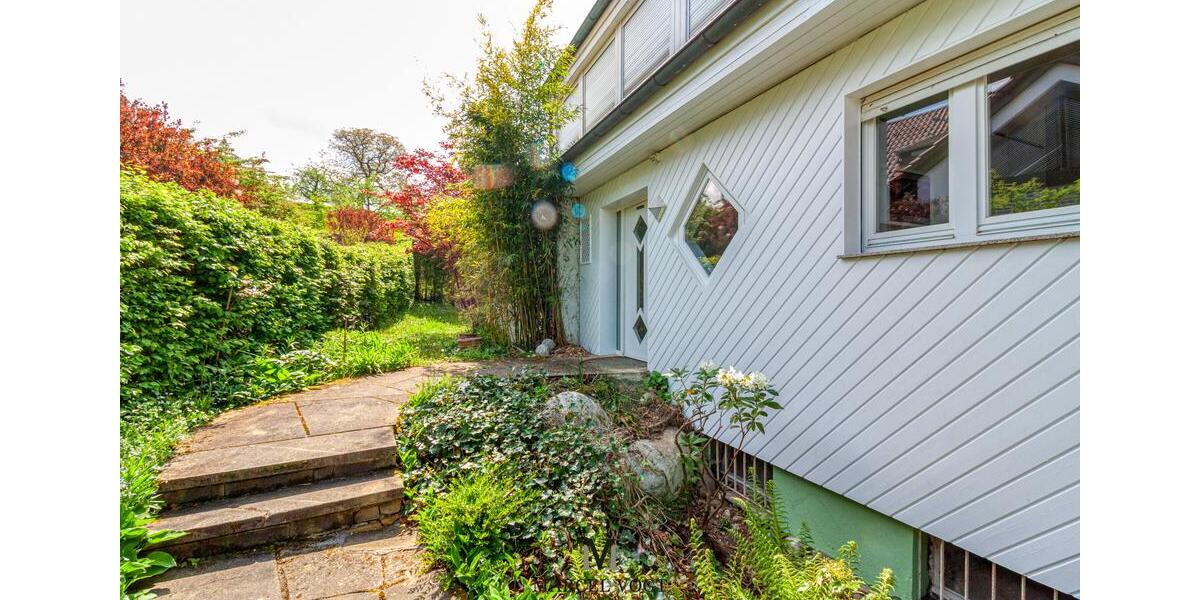 Einfamilienhaus Nürtingen - 7 Zimmer, 175 m&sup2;, 2.500&euro; | Angebot:26646125