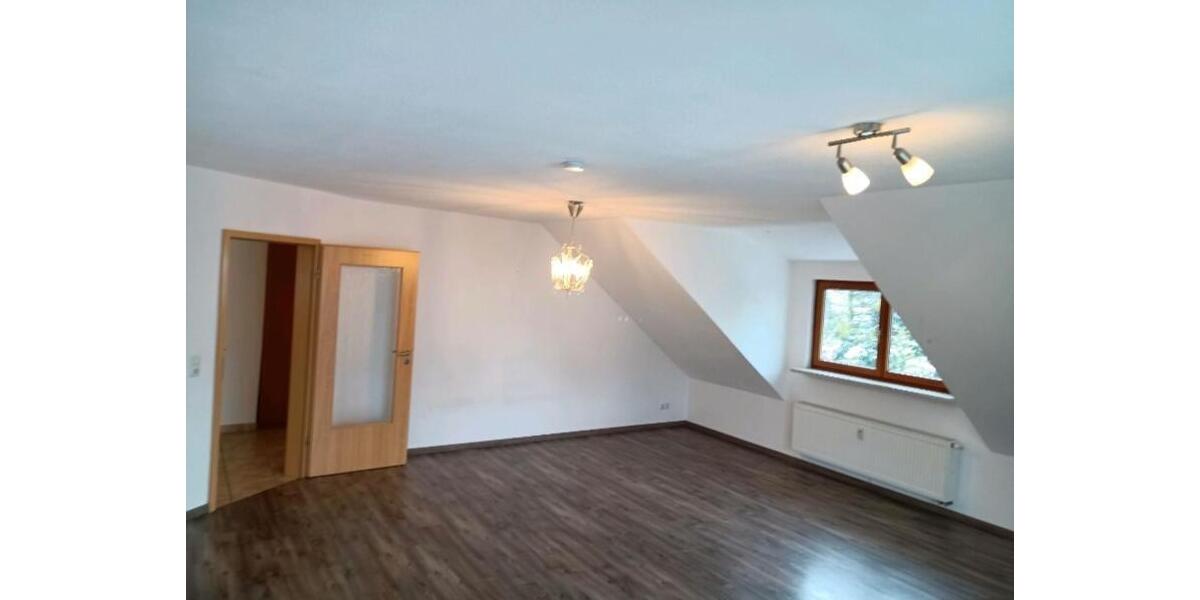 Dachgeschoßwohnung Haßfurt - 3 Zimmer, 95 m&sup2;, 850&euro; | Angebot:25644002