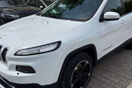 Jeep Cherokee 158.000 km 10.350 &euro; Berlin 13407