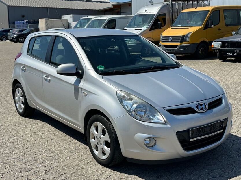 i20