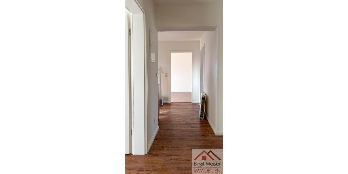 Dachgeschoßwohnung Schwerin - 3 Zimmer, 82 m&sup2;, 820&euro; | Angebot:25538361