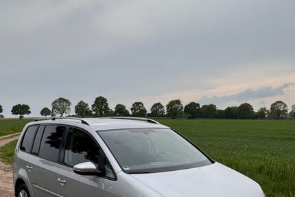 VW Touran 286.000 km 5.600 &euro; Hiddenhausen 32120