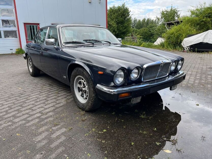 XJ12