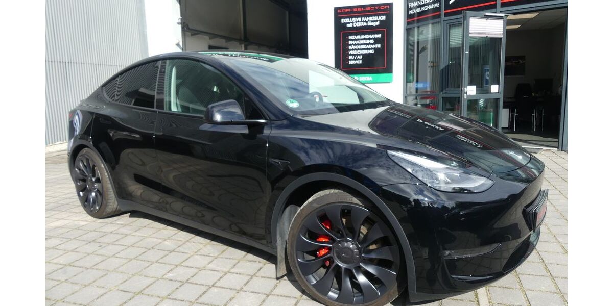 Tesla Model Y 34.586 km 41.400 &euro; Berlin 13156