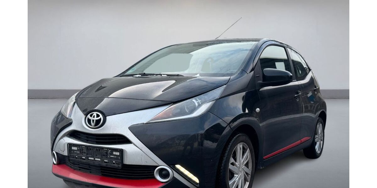 Toyota Aygo (X) 48.900 km 7.450 &euro; Berlin 12277