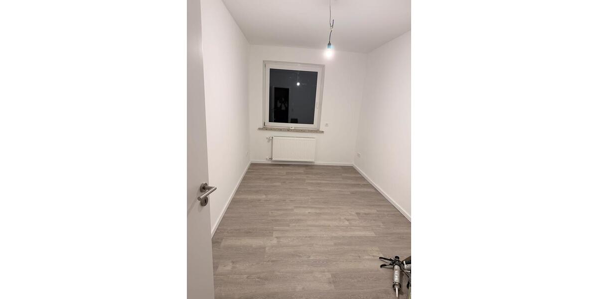 94 qm 4 Zimmer Küche Bad Keller Garage möglich Zentrum 4 zimmer