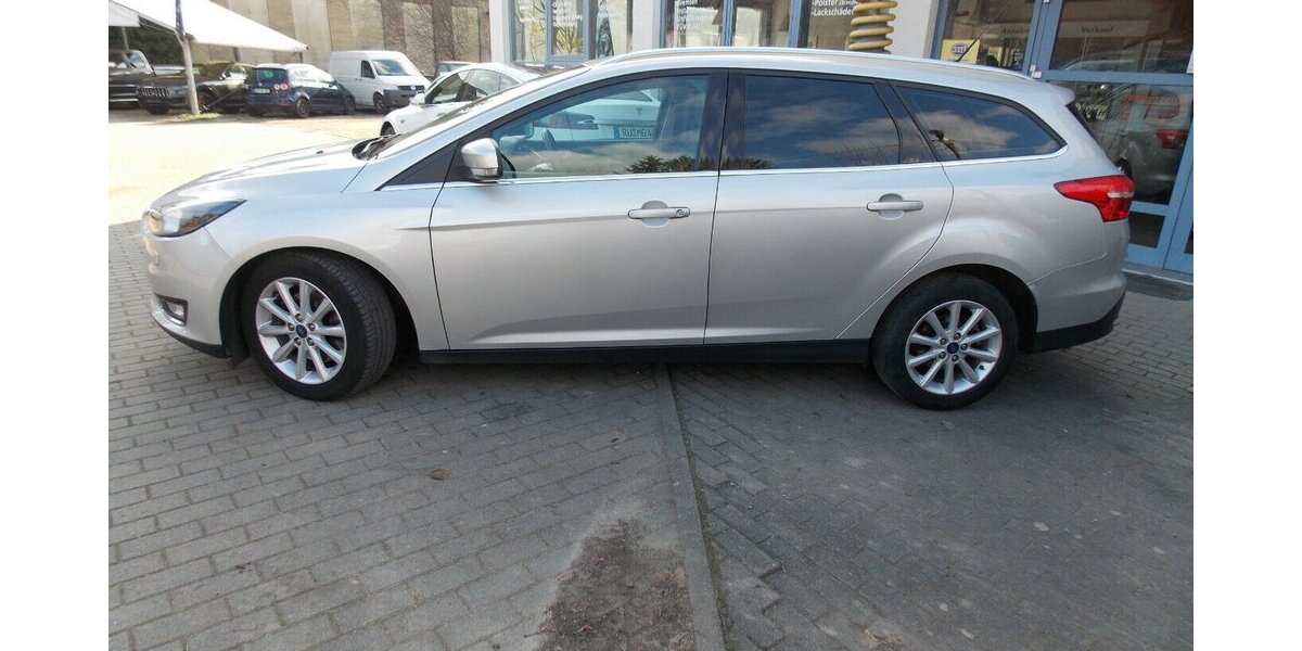 Ford Focus 1.5 Titanium Navi