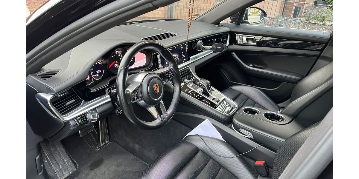 Porsche Panamera 173.000 km 48.500 &euro; Oberhausen 46049