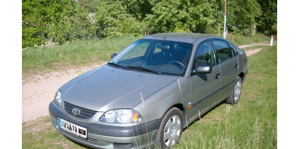 Toyota Avensis 189.000 km 2.999 &euro; Merseburg 06217