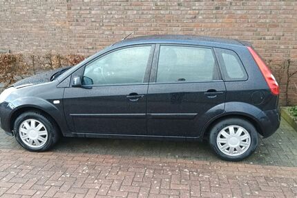 Ford Fiesta 76.666 km 3.500 &euro; Geldern 47608
