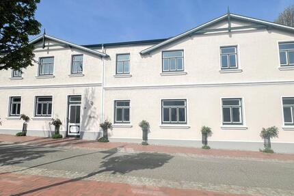 Großzügige Gewerbefläche mit ca. 448 m² Bürofläche im Zentrum von Büsum zu vermieten zimmer