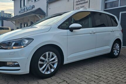 VW Touran 182.937 km 8.990 &euro; Bayreuth 95447