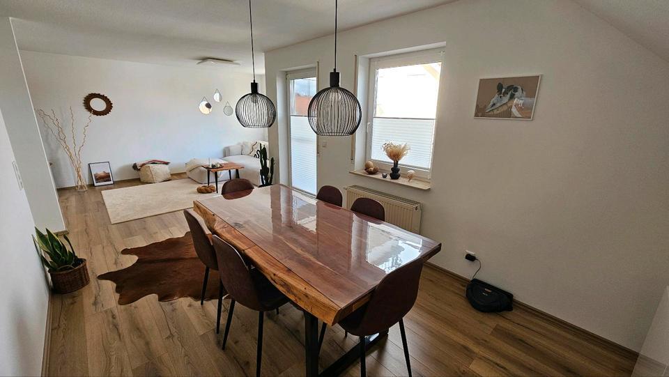 Neuenstadt: Moderne 2,5-Zi.-Wohnung m. Balkon, Top-Lage, Stellpl. zimmer