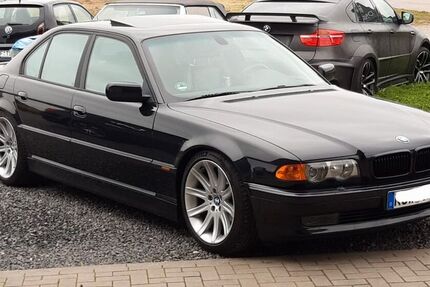 BMW 740