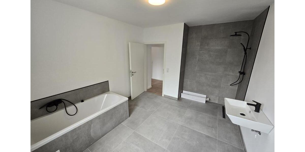 Modernisiertes Einfamilienhaus mit Wärmepumpe alles NEU! 4 zimmer