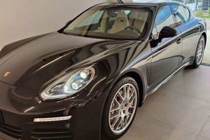 Porsche Panamera 33.313 km 47.990 € Lahr/Schwarzwald 77933