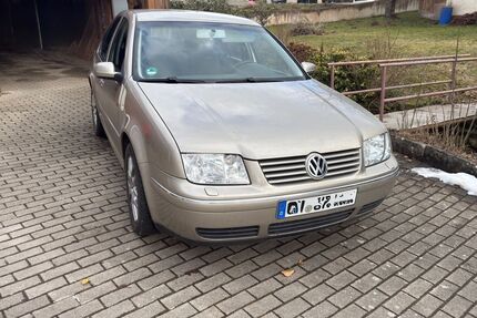 VW Bora 141.800 km 2.500 &euro; Calw 75365