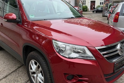 VW Tiguan Trend & Fun BlueM. 1.Hand Navi Scheckheft 97.567 km 7.800 &euro; Berlin 10247