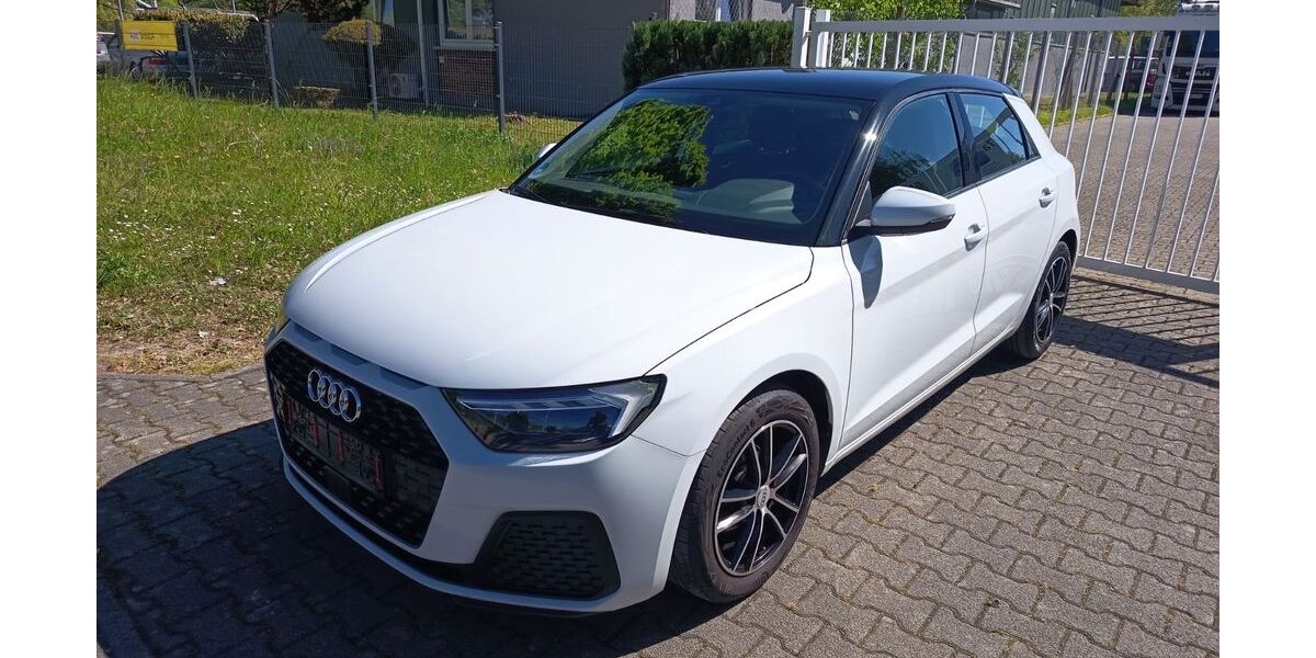 Audi A1 58.000 km 17.900 &euro; Zell a.H. 77736