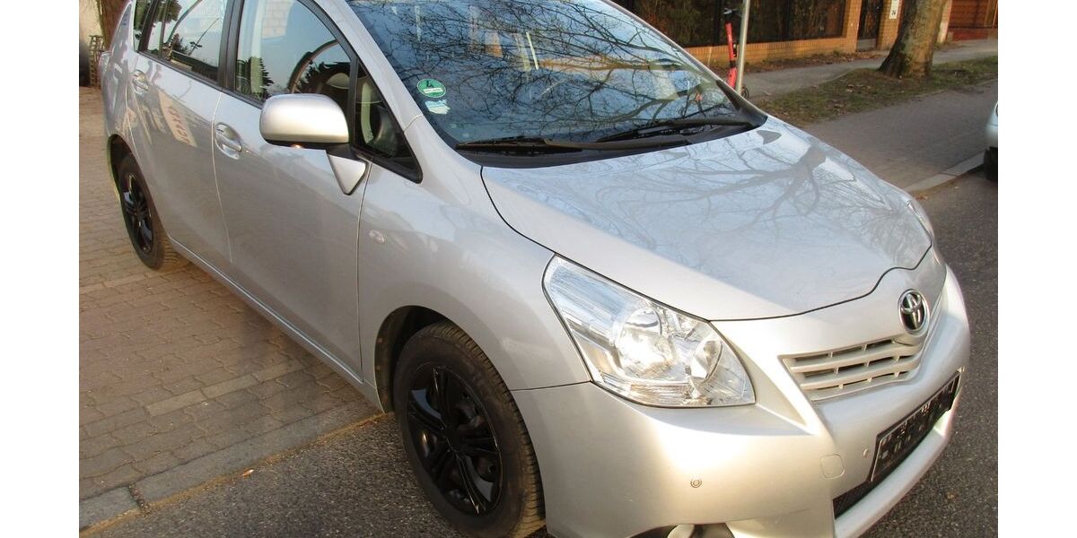 Toyota Verso 223.000 km 4.450 &euro; Berlin 12357