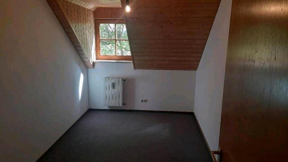 Dachgeschoßwohnung Dorfen - 3 Zimmer, 80 m&sup2;, 810&euro; | Angebot:26400481