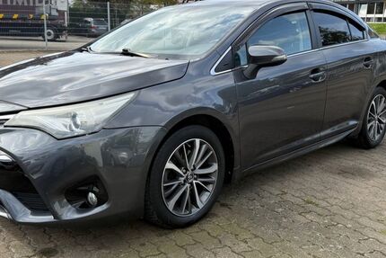 Toyota Avensis 217.721 km 6.899 &euro; Hanau 63452