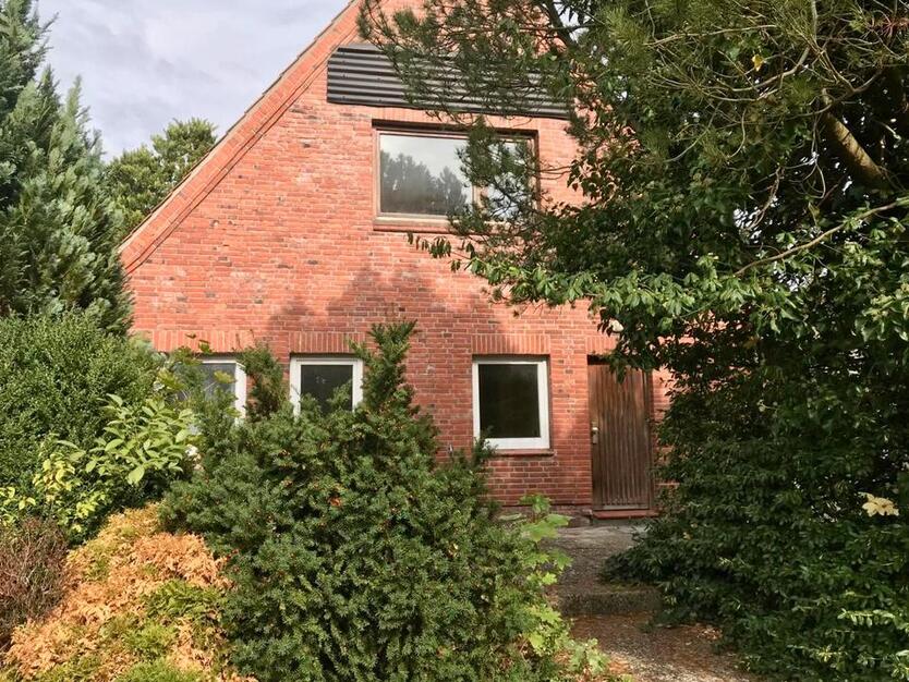 Zweifamilienhaus mit großem Garten - frisch renoviert- Erstbezug