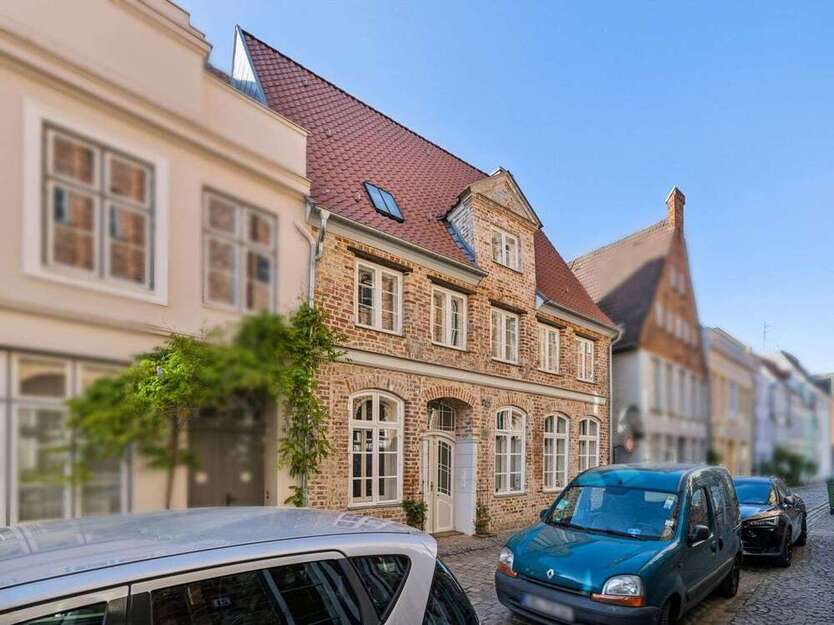 Haus zum Kaufen in Lübeck 1.975.000 € 314.9 m²