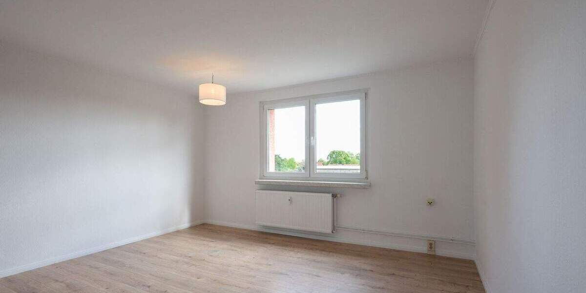 Etagenwohnung Schorfheide Lichterfelde - 3 Zimmer, 66 m&sup2;, 140.000&euro; | Angebot:24773361