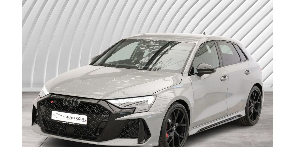 Audi RS3 2.000 km 69.990 &euro; Unterschleißheim 85716