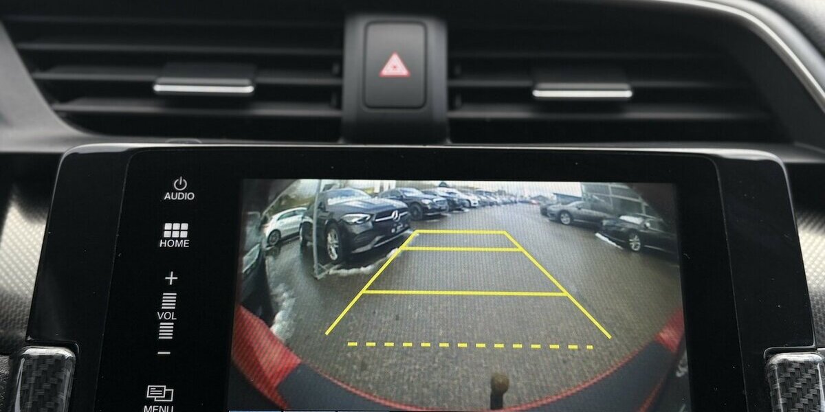 Honda Civic 5-trg.1.0 Elegance KAMERA/NAVI/DAB/AHK/SHZ 128.718 km 13.900 &euro; Villingen-Schwenningen 78054