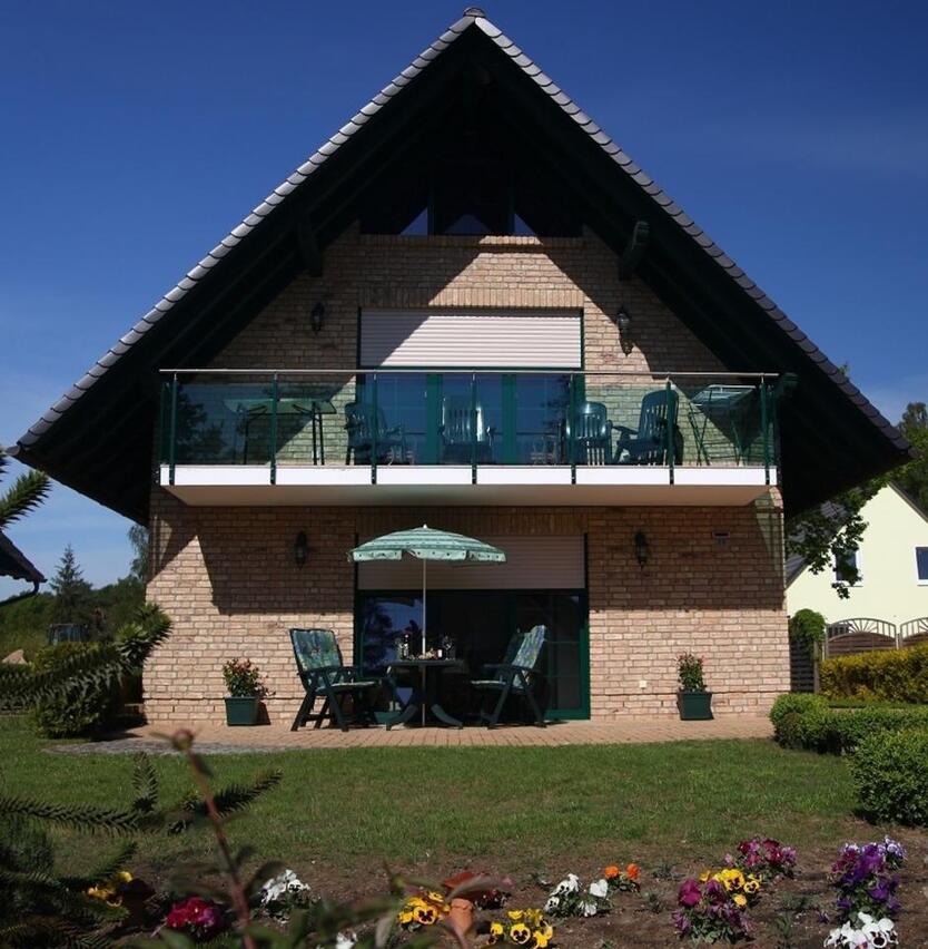 Haus direkt am See