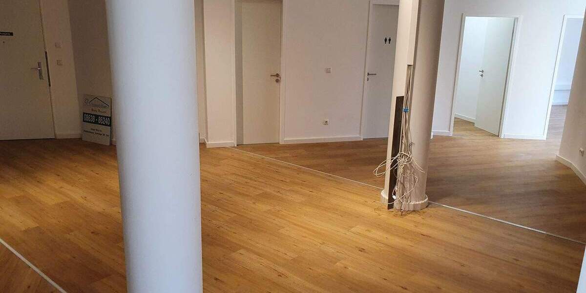 Gewerbeobjekt Waldkraiburg - 5 Zimmer, 126 m&sup2;, 995&euro; | Angebot:26616566