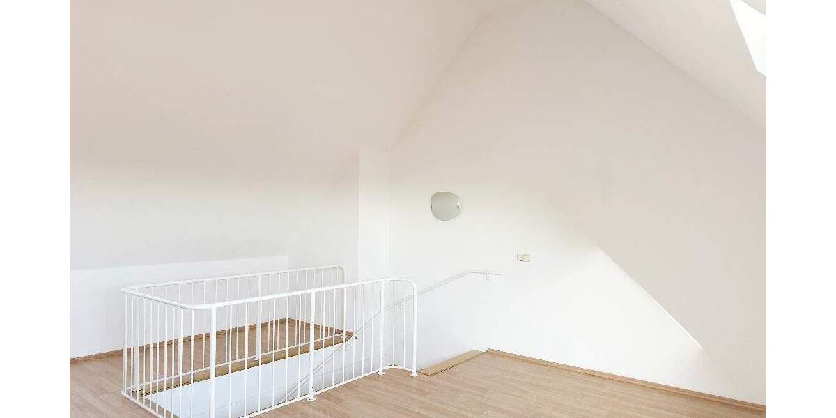Etagenwohnung Riesa Gröba - 3 Zimmer, 74 m&sup2;, 600&euro; | Angebot:24973610