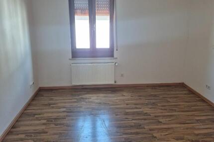 Wohnung Saarbrücken West - 4 Zimmer, 95 m&sup2;, 700&euro; | Angebot:26424978
