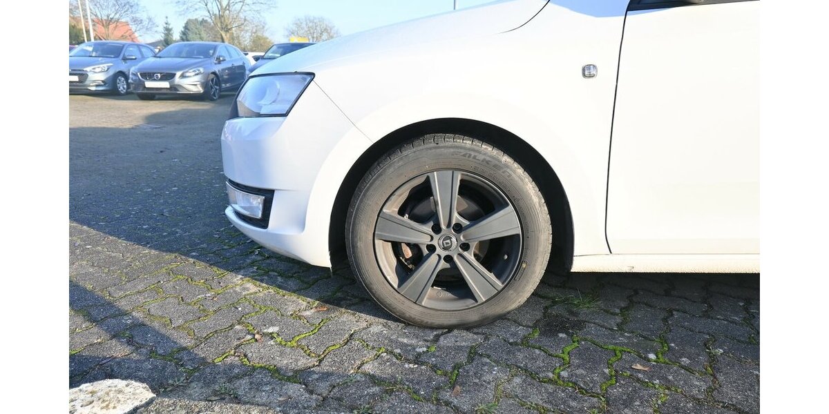 Skoda Rapid Spaceback 1.2 mit NAVI Steuerkette neu!!! 175.000 km 5.300 &euro; Seevetal - Hittfeld 21218