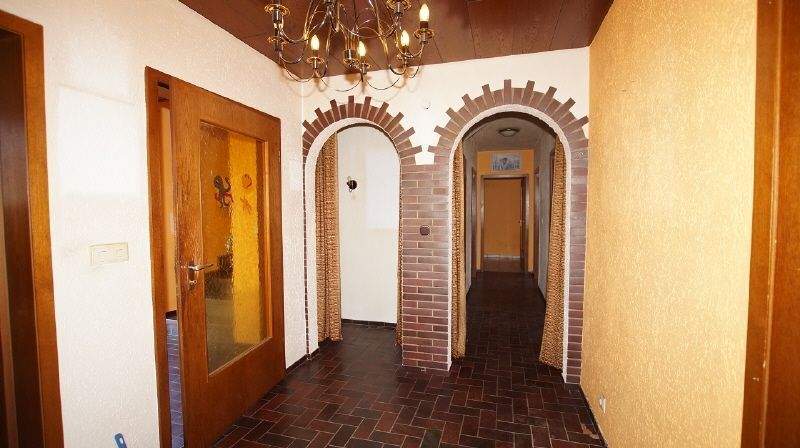 Einfamilienhaus Geiselhöring - 7 Zimmer, 177 m&sup2;, 225.000&euro; | Angebot:25428197