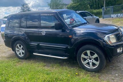 Mitsubishi Pajero 267.000 km 4.999 &euro; berlin 13089