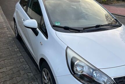Kia Rio 154.000 km 4.700 &euro; Wiesbaden 65203