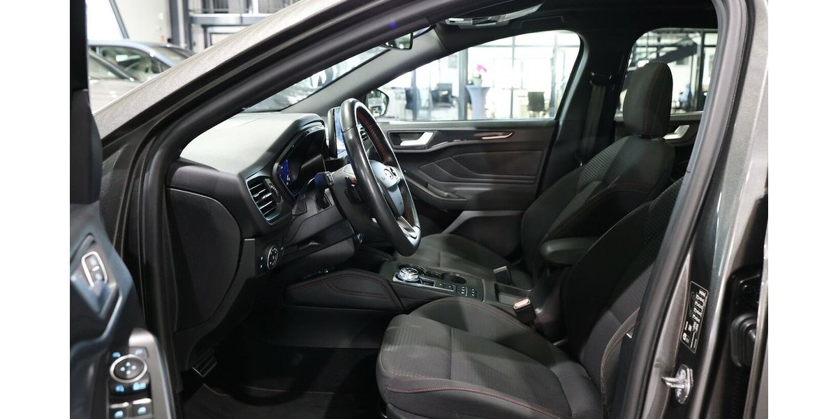 Ford Focus Tunier 1.5 EB ST-LINE-X SPORT / PANORAMA 108.000 km 18.444 &euro; Hamm 59077