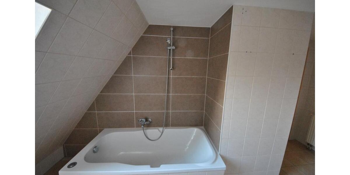 Dachgeschoßwohnung Bischofswerda - 2 Zimmer, 60 m&sup2;, 410&euro; | Angebot:26394896