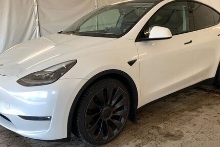 Tesla Model Y 62.581 km 33.750 &euro; Steinbach-Hallenberg OT Herges-Hallenberg 98587